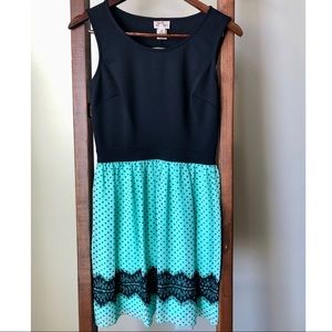 Sweet Storm Sleevless Clenched Waist Dress